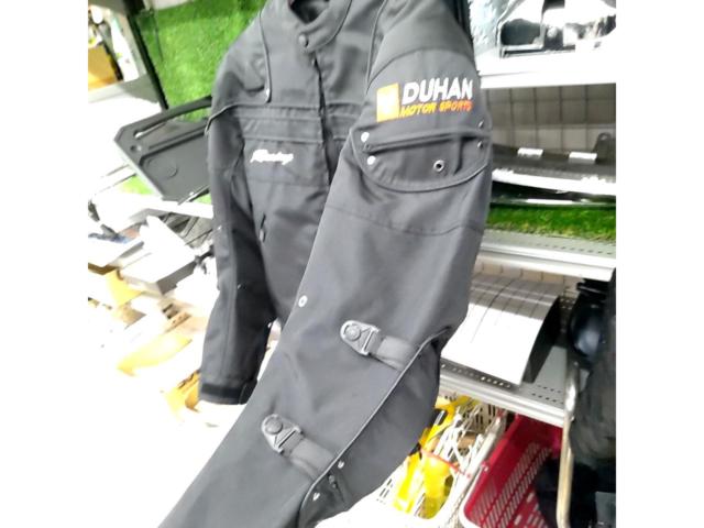 DUHAN jacket
XL size