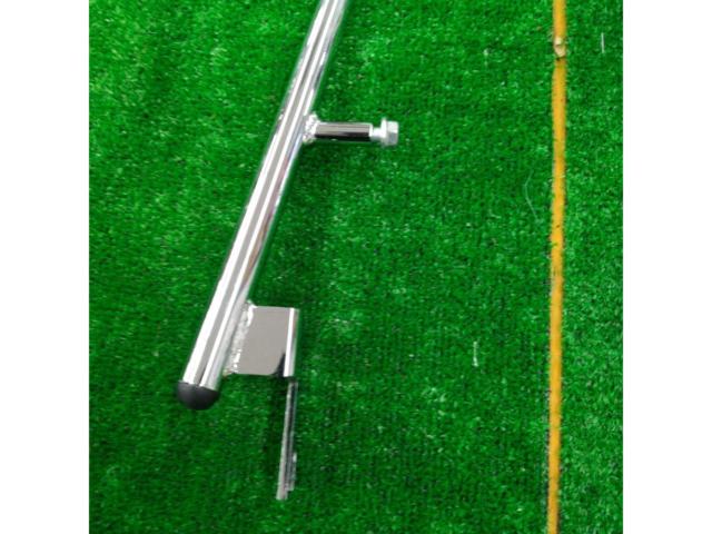 Grab bar from an unknown manufacturer
W650
