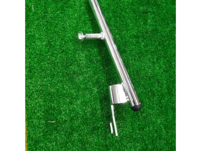 Grab bar from an unknown manufacturer
W650
