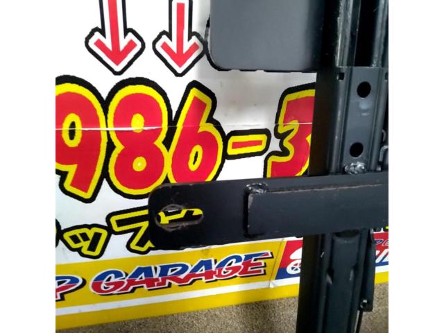 NV350 Caravan/E26 Kawai Manufacturing Co., Ltd.
Seat rail/driver's side N079R