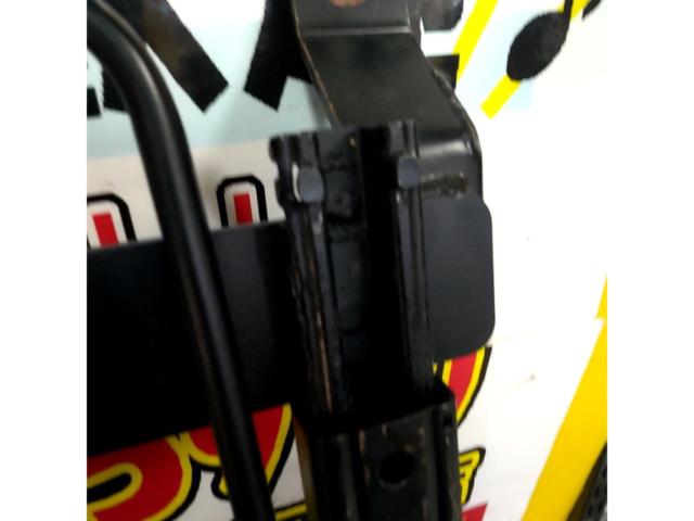 NV350 Caravan/E26 Kawai Manufacturing Co., Ltd.
Seat rail/driver's side N079R