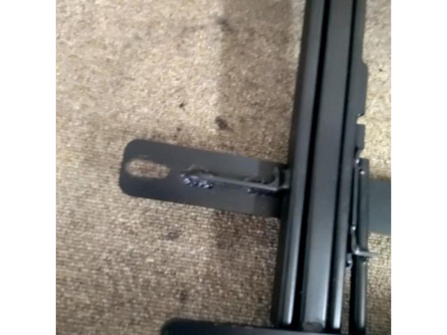 NV350 Caravan/E26 Kawai Manufacturing Co., Ltd.
Seat rail/driver's side N079R