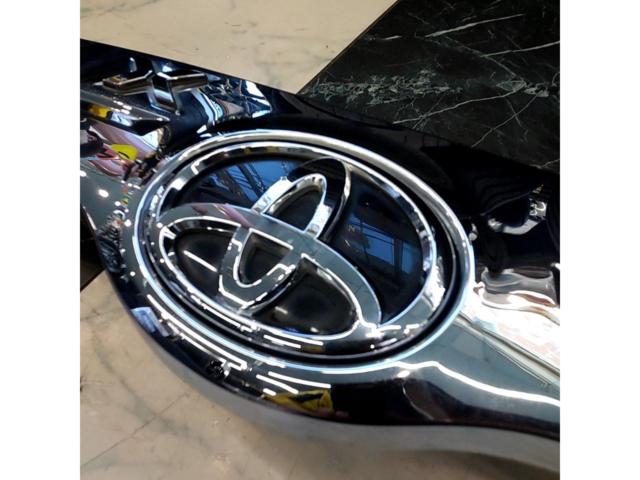 【80系ヴォクシー】TOYOTA(トヨタ)純正 リアガーニッシュ