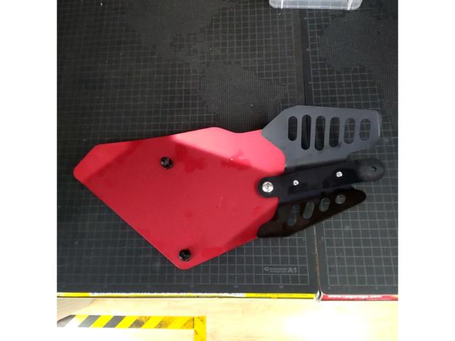 【OVER RACING】サイドカバー Type2 L RED