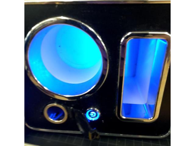 【メーカー不明】ルーミー用センターコンソール
