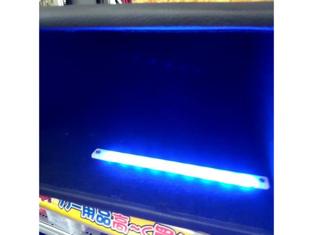 【メーカー不明】ルーミー用センターコンソール