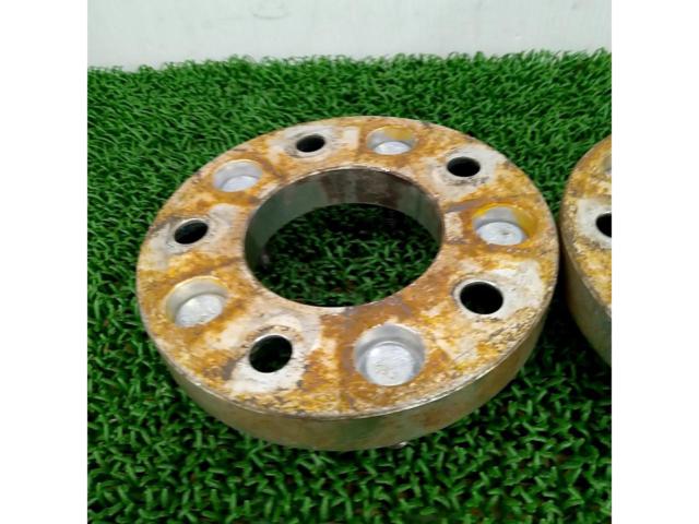 Unknown Manufacturer
Wide tread spacer