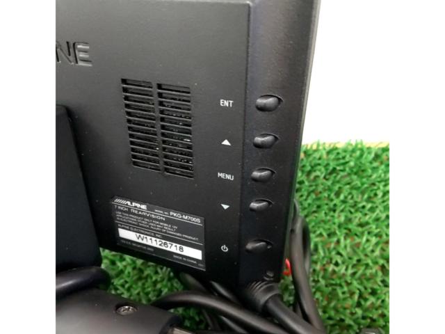 ALPINE 7-inch monitor PKG-M700S
With headrest stay