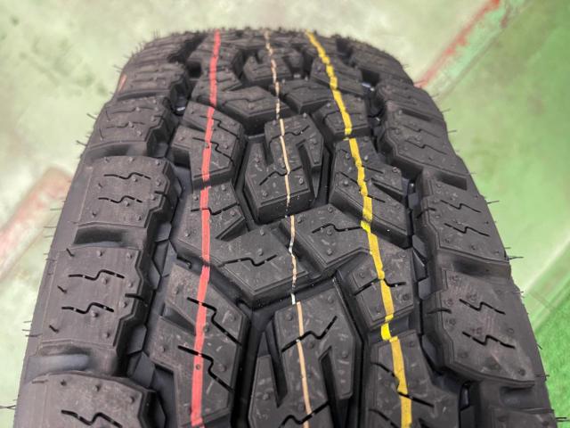 トヨタ純正(TOYOTA)  100系ハイエース純正オプションメッキスチール  + TOYO(トーヨー)  OPENCOUNTRY A/T