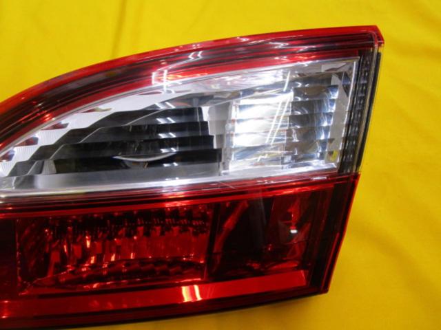 MAZDA
Premacy / CW system
Genuine taillight (driver's side only)