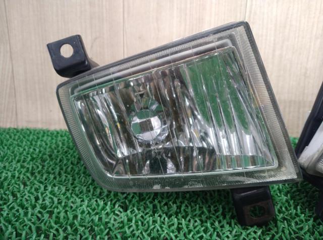 TOYOTA (Toyota)
100 Hiace
Genuine fog lamp
Harness shortage
Right and left