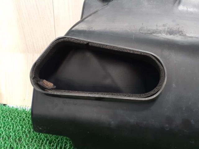 Mazda
RX-7 genuine
Intake duct