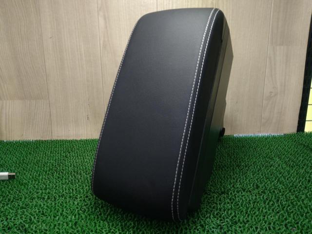 メーカ不明 フィアット500 センターコンソール(肘掛け)