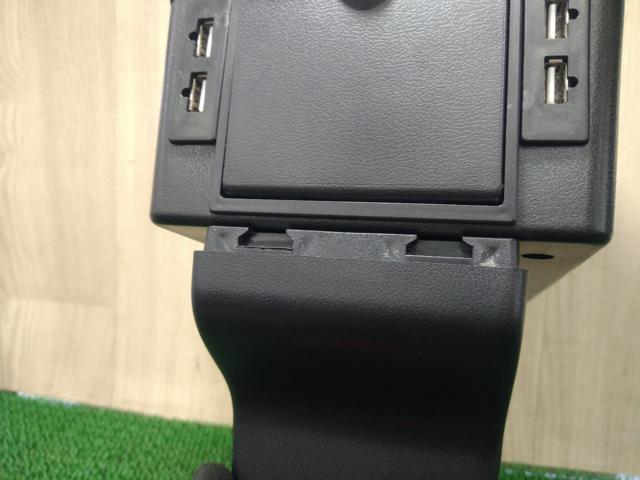 メーカ不明 フィアット500 センターコンソール(肘掛け)