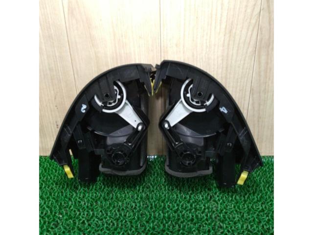 トヨタ 150系プラド後期純正エアコンルーバー