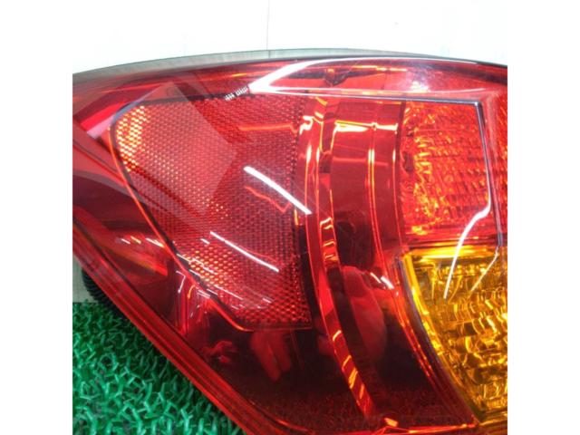 LEXUS IS250 GSE20 前期 純正テールレンズ