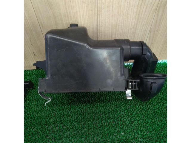 TOYOTA (Toyota)
Aqua
10 system
Genuine air cleaner box