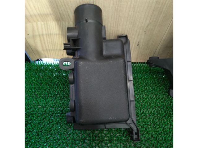 TOYOTA (Toyota)
Aqua
10 system
Genuine air cleaner box