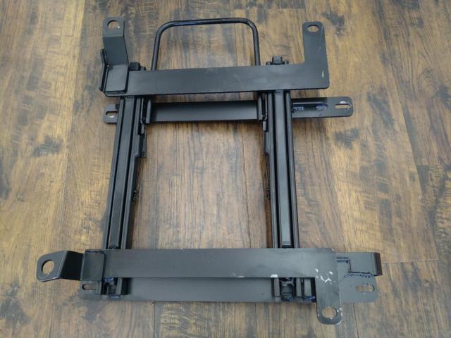 RECARO new standard
Kawai Works
NV350
Caravan
Bottom stop seat rail
Driver side