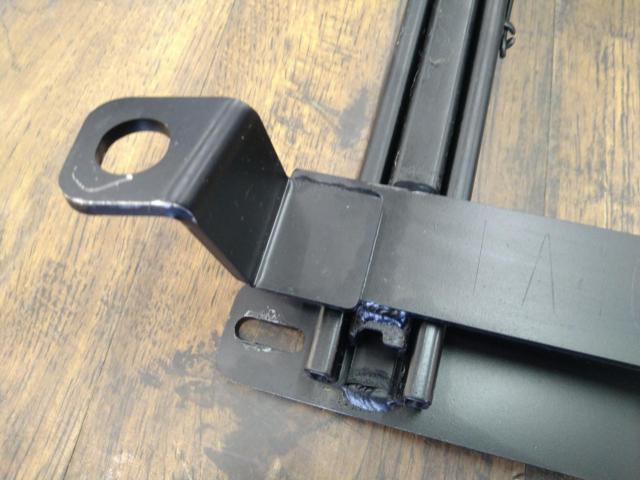 RECARO new standard
Kawai Works
NV350
Caravan
Bottom stop seat rail
Driver side