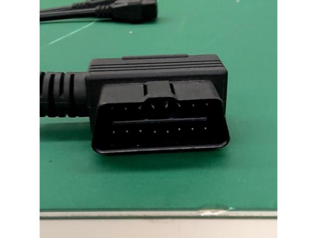 メーカー不明 OBD2分配ケーブル
