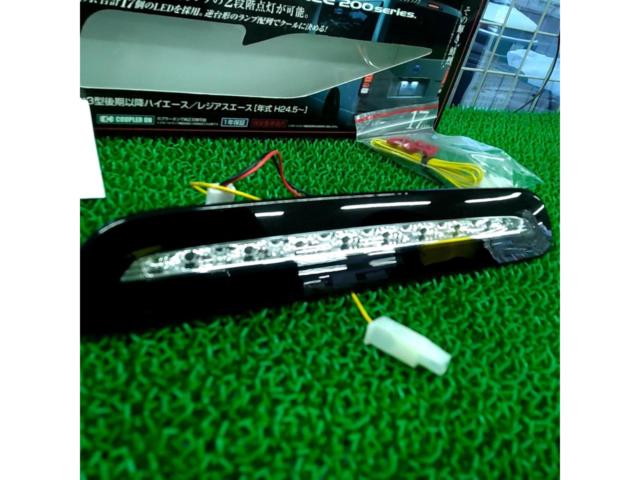 ☆200系ハイエース 未使用☆ Valenti JEWEL LEDハイマウントストップランプ クリアブラックリム/クローム【HT200ACE-CC-1】