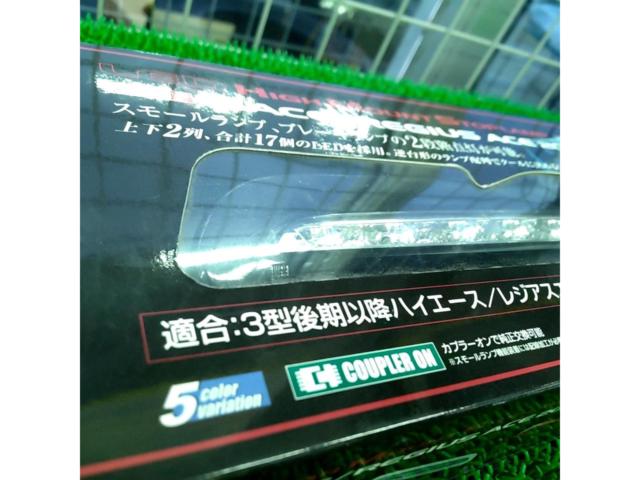 ☆200系ハイエース 未使用☆ Valenti JEWEL LEDハイマウントストップランプ クリアブラックリム/クローム【HT200ACE-CC-1】