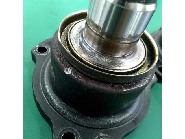 For overhaul!!
Nissan genuine 6-hole differential side flange, 30 threads.
S13 / S14 / S15
R32 / R33 etc