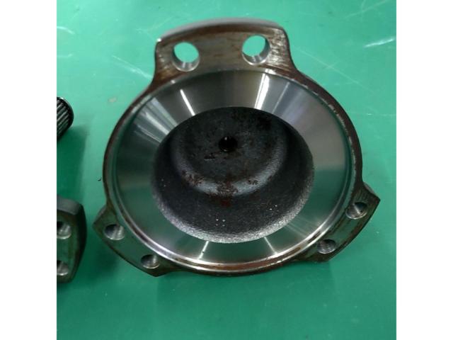 For overhaul!!
Nissan genuine 6-hole differential side flange, 30 threads.
S13 / S14 / S15
R32 / R33 etc