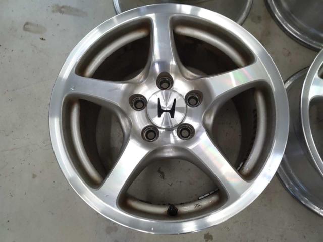 Honda genuine
S2000 original wheel