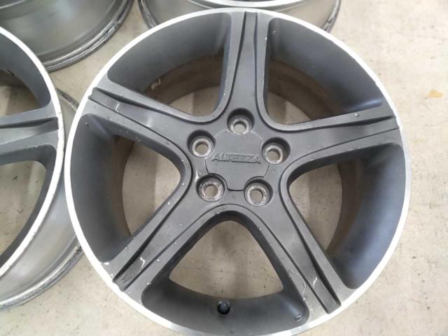 Toyota genuine
Altezza original wheel