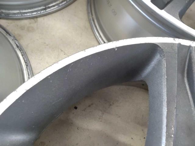 Toyota genuine
Altezza original wheel