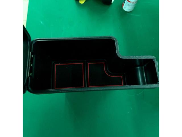 メーカーフメイジムニー/JB64W アームレストコンソール