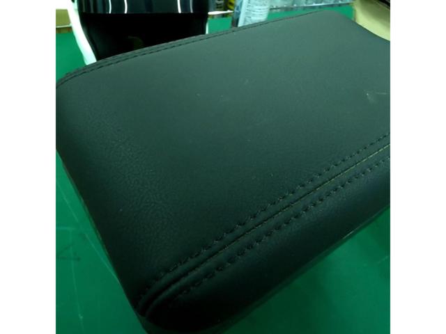 メーカーフメイジムニー/JB64W アームレストコンソール