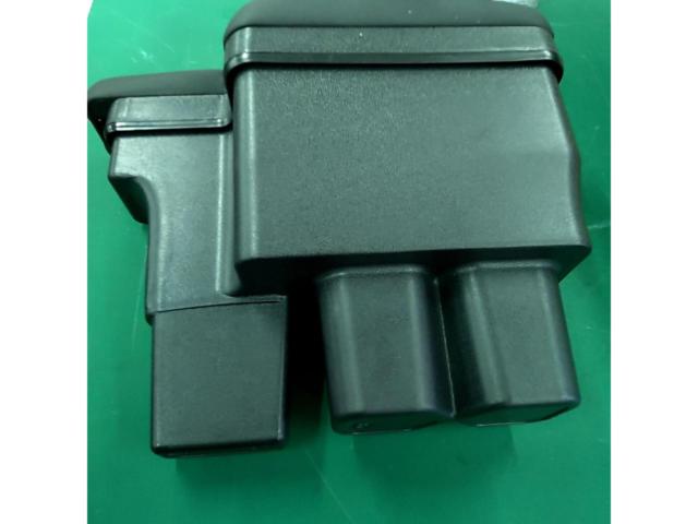 メーカーフメイジムニー/JB64W アームレストコンソール