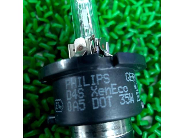 【未チェック】PHILIPS D4S HIDバルブ