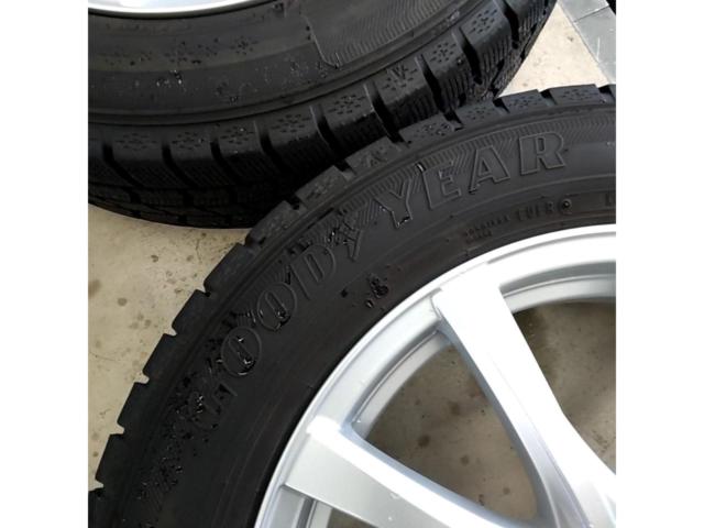 weds(ウェッズ)  ravrion 10本スポーク  + GOODYEAR(グッドイヤー) ICE NAVI7 215/60R17