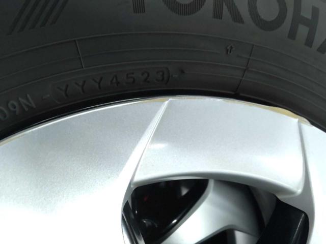 トヨタ純正(TOYOTA)  トヨタ純正 ZVW30系プリウス純正ホイール  + YOKOHAMA(ヨコハマ) ice GUARD iG70