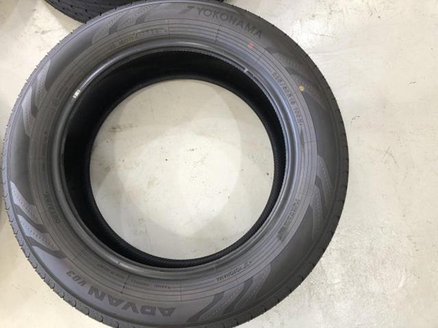YOKOHAMAADVAN
V03
225 / 60R18
Four