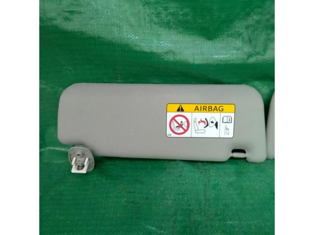 【トヨタ純正】サンバイザー 左右セット プリウスα/ZVW40
