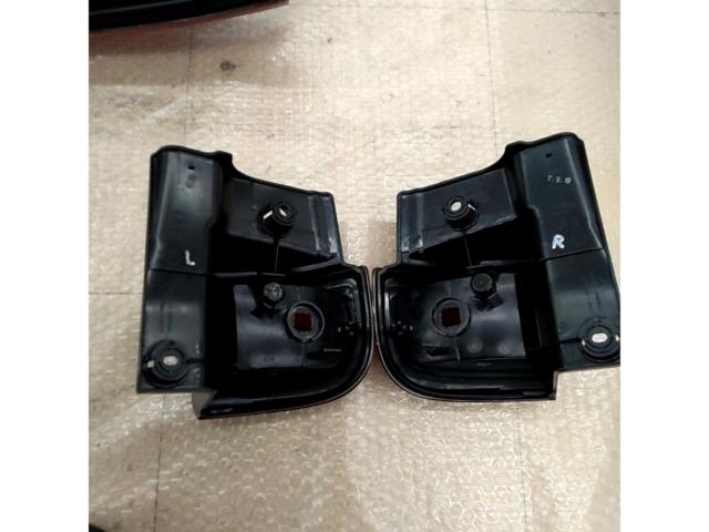 【日産純正】テールレンズ&ガーニッシュ エルグランド/E51