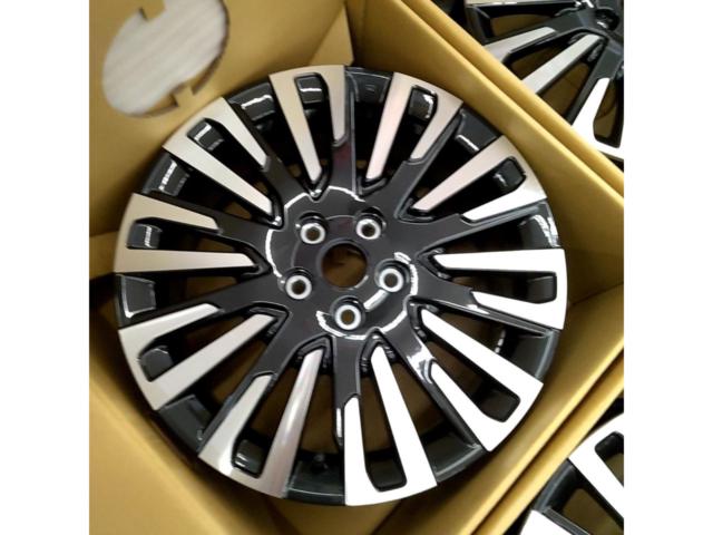 【スバル純正】 レヴォーグ レイバック S:HEV 18インチアルミホイール(ブラック塗装+切削光輝)