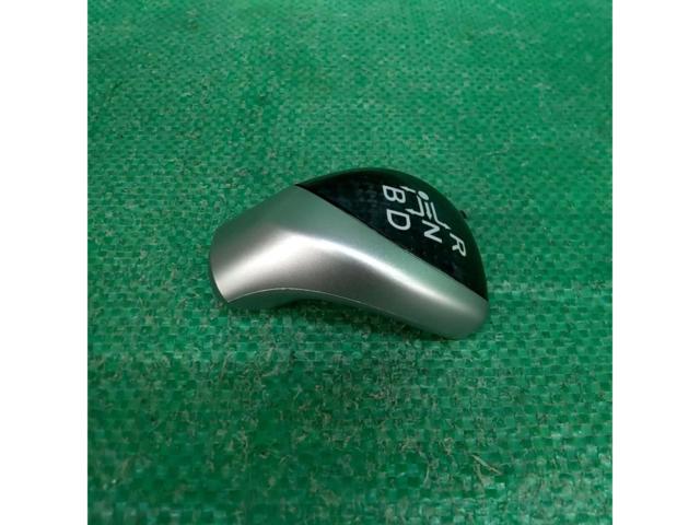 【トヨタ純正】エスクァイア 純正シフトノブ