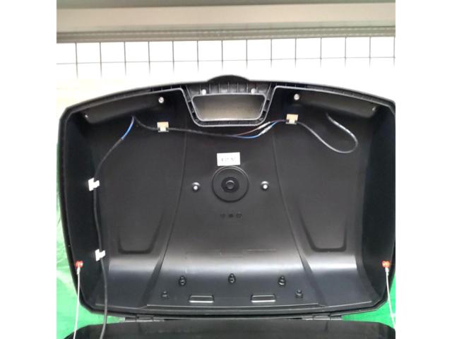 【その他】バイクリアボックス トップケース AG-86 ブラック 容量47L リアボックス ブラック LEDストップランプ 背もたれパット付き