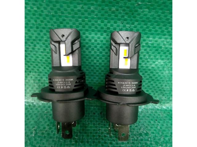 【フィリップス】LEDバルブ H4/H19 3500K 24G24 20W