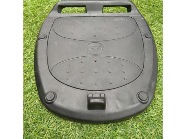 GIVI リアボックス + ベースキャリア