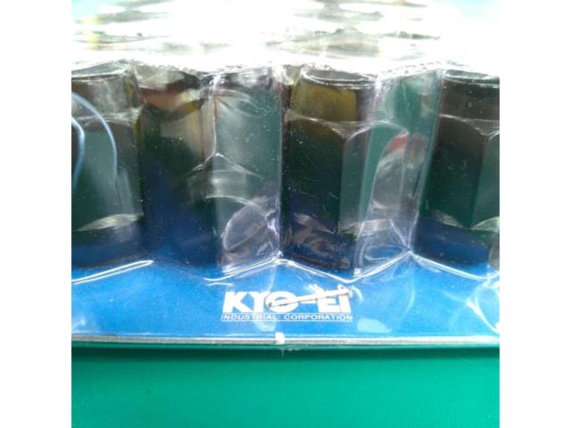 KYO-EI (prosperity)
BullLock &amp; Nut
Nut set with lock nut