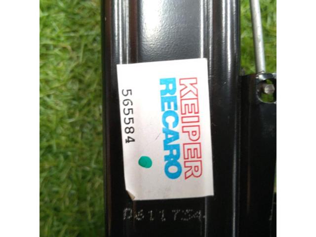 RECARO(レカロ) 底止めシートレール インプレッサ/GJ･GP系, XV/GP系, レヴォーグ/VM系, WRX/VA系 RH･右席･運転席用