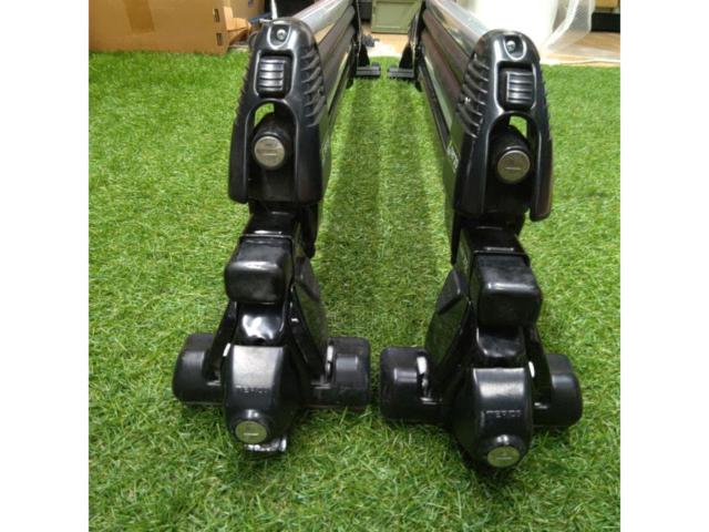 TERZO
Base carrier (roof-on foot + mounting holder EH233) + ski carrier attachment
10 system Alphard
30 · 40 Series Estima