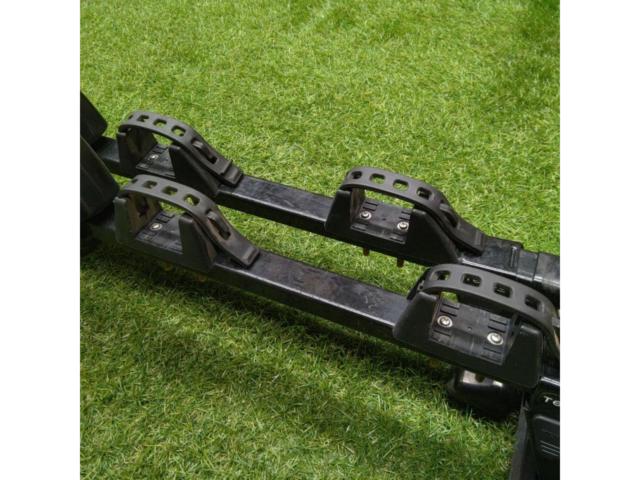 TERZO
Base carrier (roof-on foot + mounting holder EH233) + ski carrier attachment
10 system Alphard
30 · 40 Series Estima